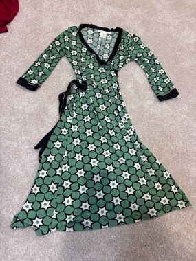 Max Studio Green Geometric Wrap Dress with Black Trim